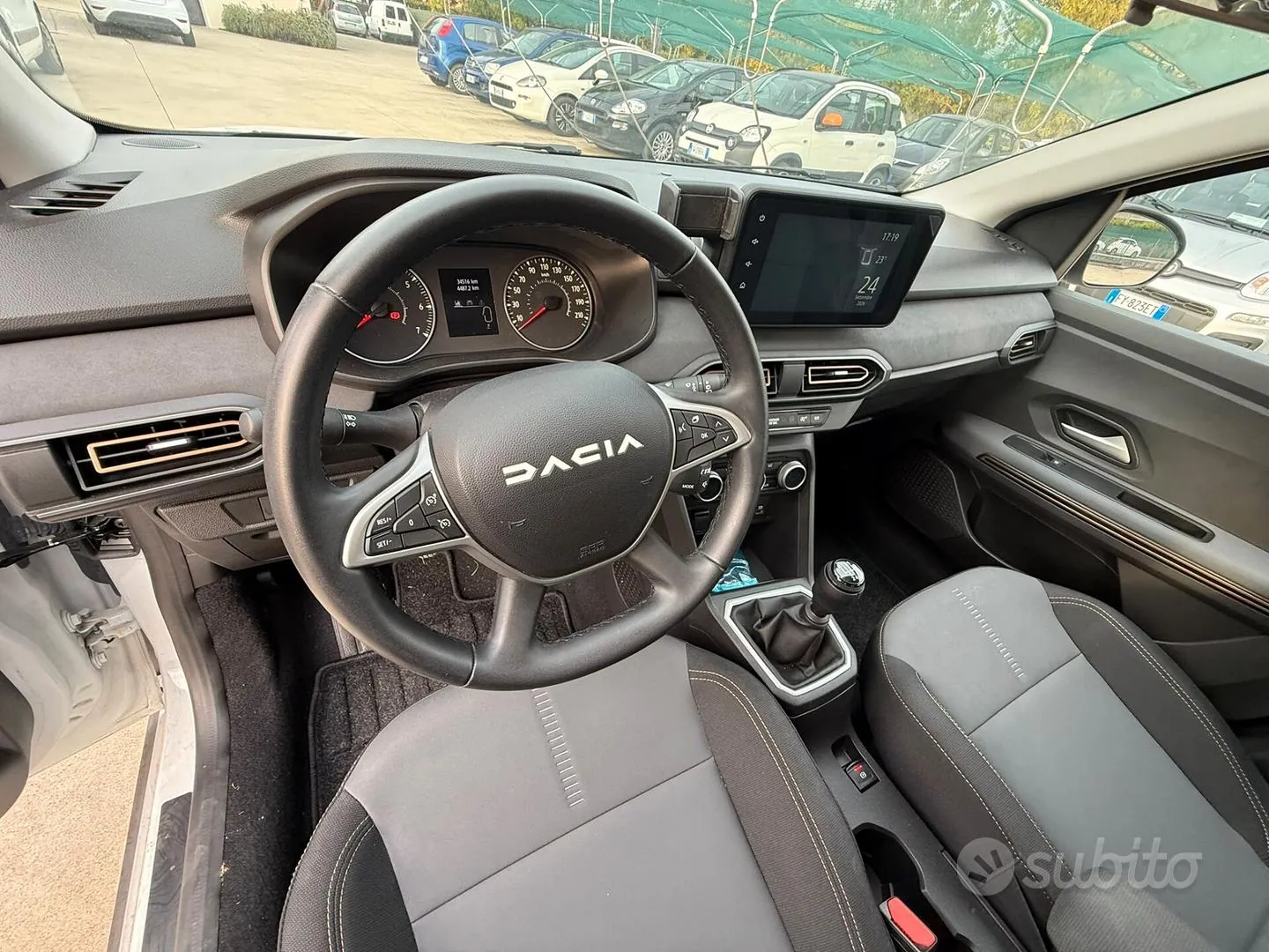 Dacia Sandero 2023 photo 2