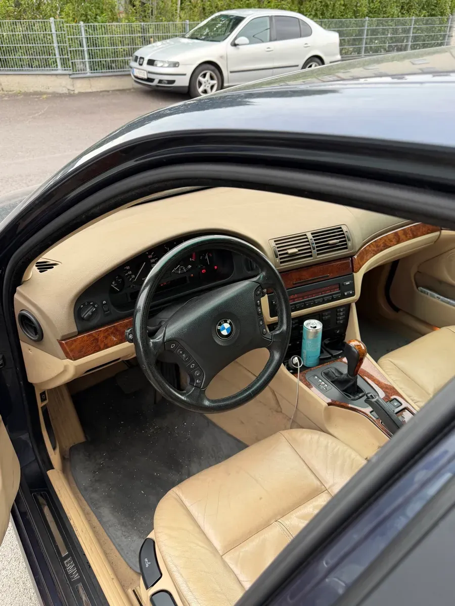BMW 5 Series 2022 photo 3
