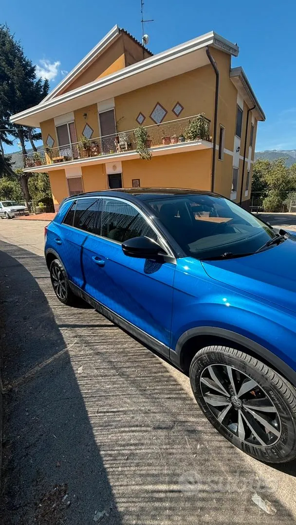 Volkswagen T-Roc 2019 photo 2