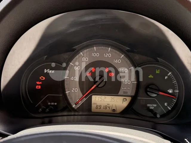 Toyota Vitz 2018 photo 4