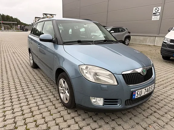Skoda Fabia 2009 photo 3