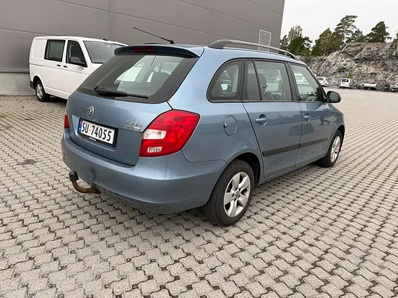 Skoda Fabia 2009 photo 5