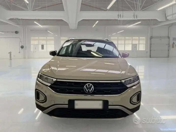 Volkswagen T-Roc 2022 photo 2