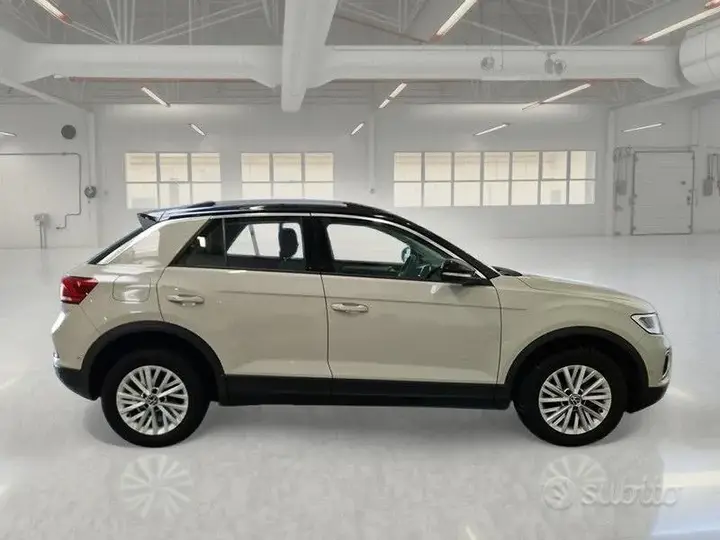 Volkswagen T-Roc 2022 photo 3