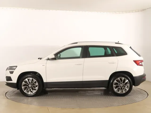 Skoda Karoq 2021 photo 2