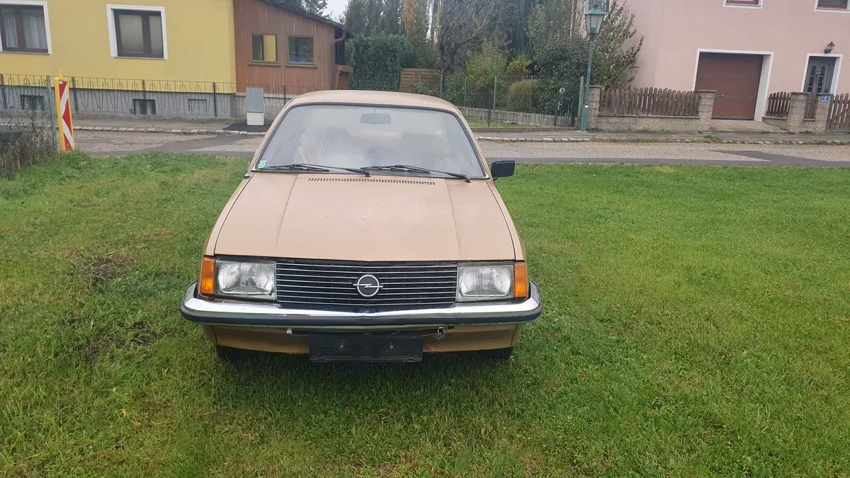 Opel Rekord 1977 photo 2