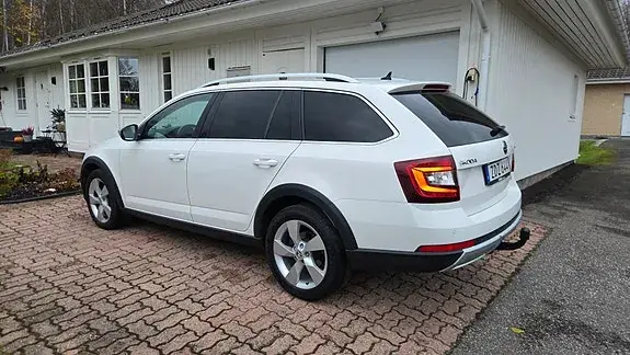 Skoda Octavia Scout 2018 photo 5
