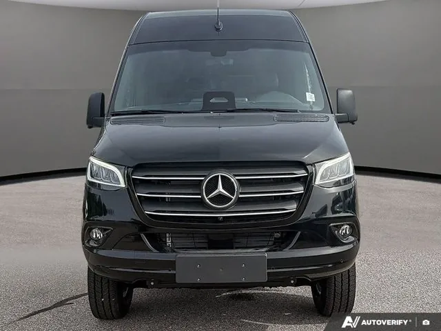 Mercedes-Benz Sprinter 2026 photo 3