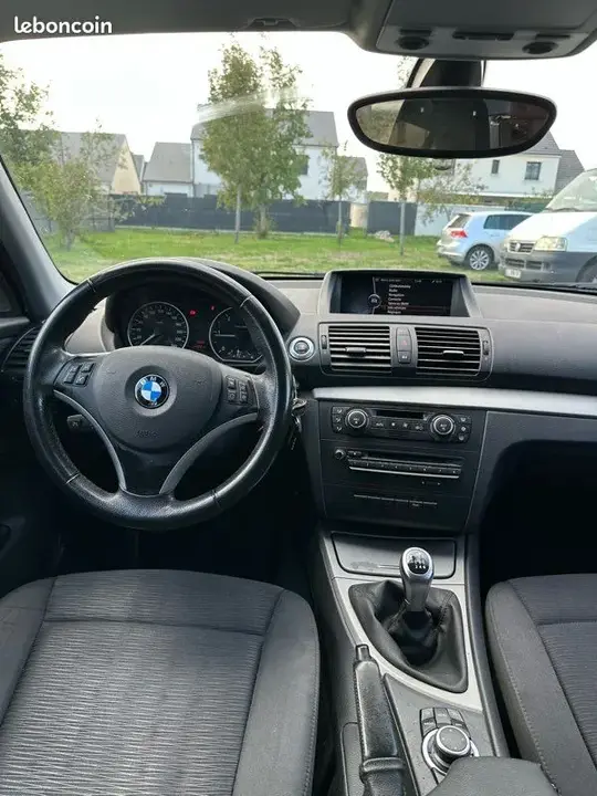 BMW 1 Series 2009 photo 3