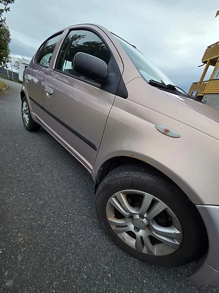 Toyota Yaris 2001 photo 4