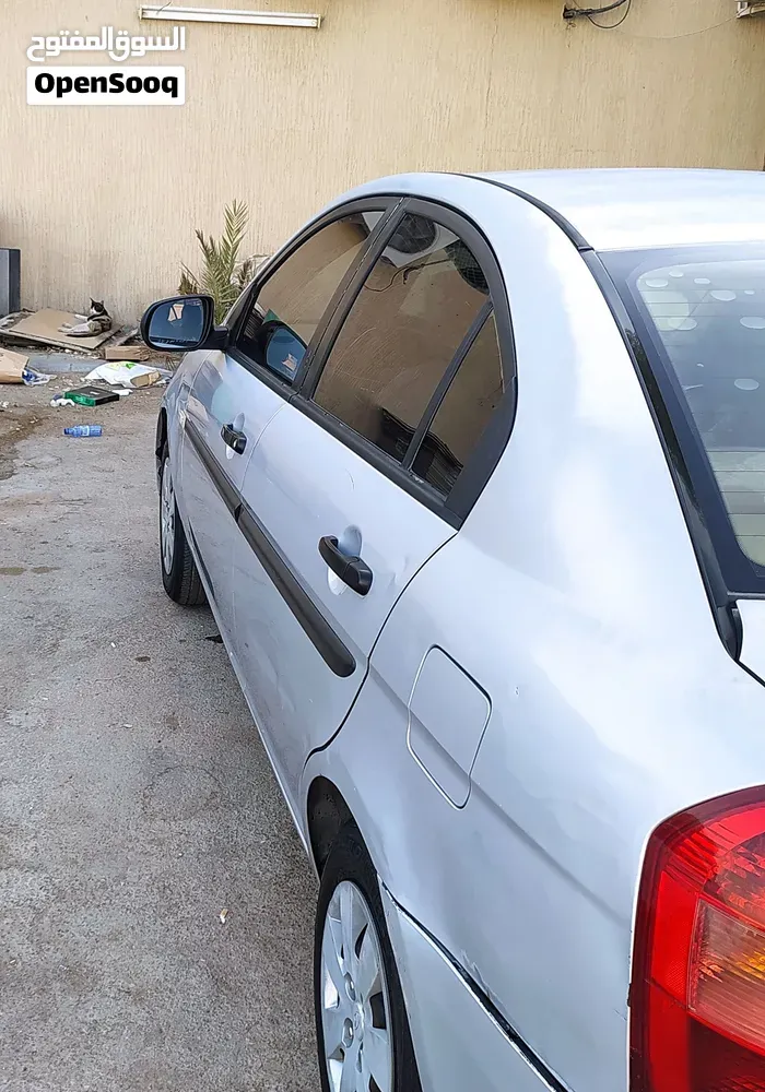 Hyundai Accent 2010 photo 4