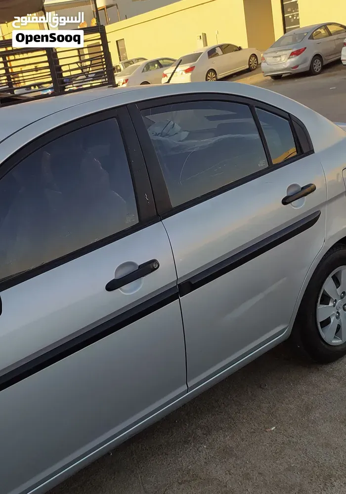 Hyundai Accent 2010 photo 3