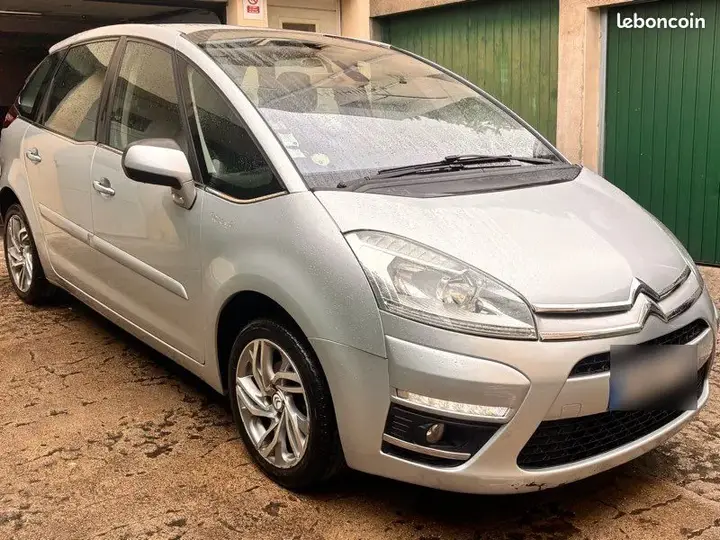 Citroen C4 Picasso 2011 photo 2