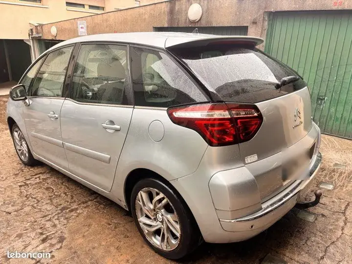 Citroen C4 Picasso 2011 photo 3