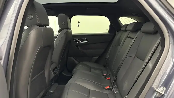 Land Rover Range Rover Velar 2025 photo 4