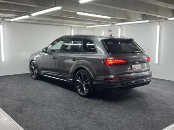 Audi Q7 2025 photo 4