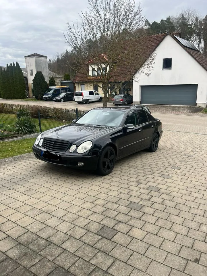 Mercedes-Benz E320
