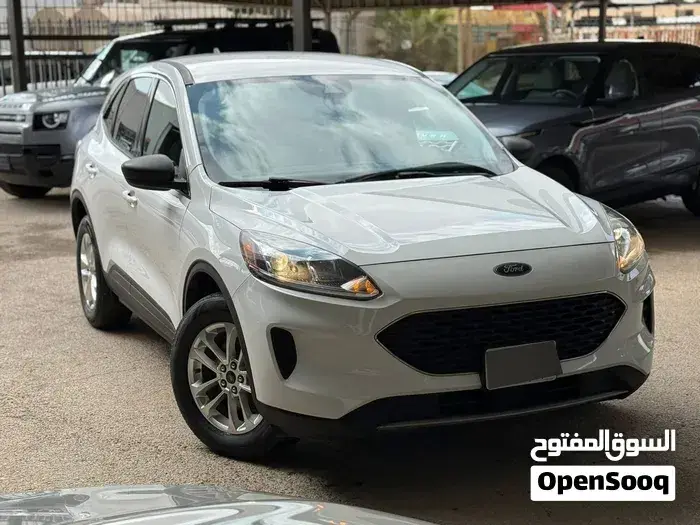 Ford Escape 2022 photo 2