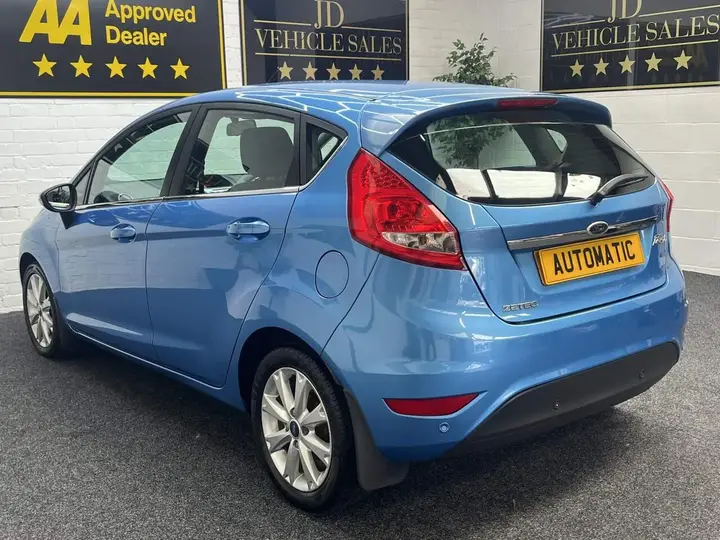 Ford Fiesta 2011 photo 3