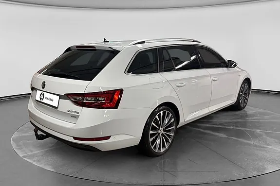 Skoda Superb 2019 photo 5