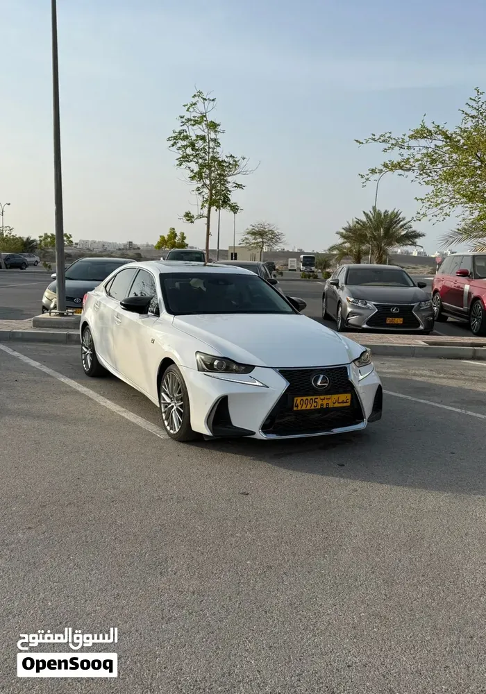 Lexus Is300 2018 photo 5