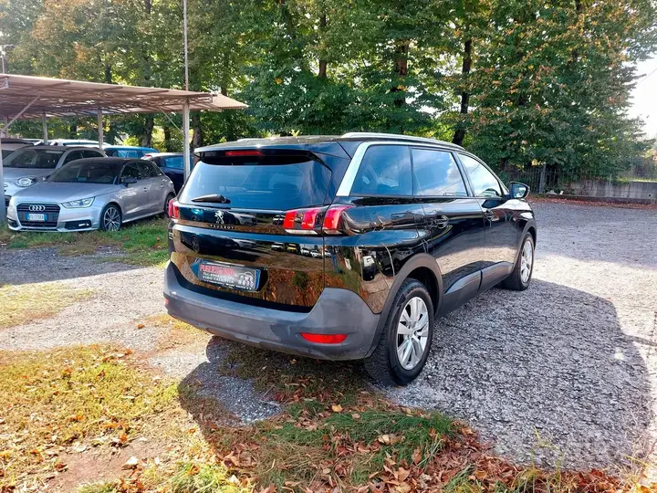 Peugeot 5008 2018 photo 2