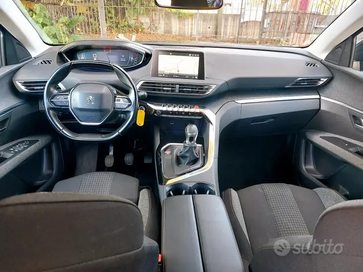 Peugeot 5008 2018 photo 3