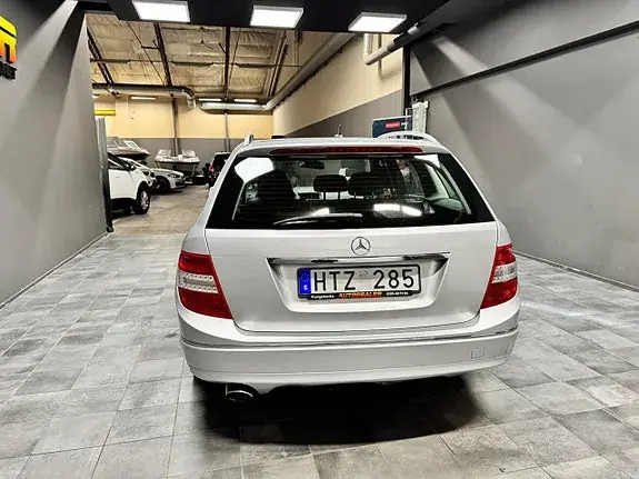 Mercedes-Benz C 220 2009 photo 3