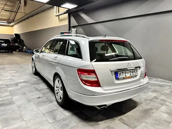 Mercedes-Benz C 220 2009 photo 4