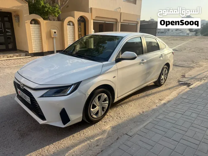 Toyota Yaris 2023 photo 2