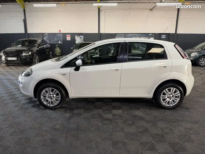 Fiat Punto 2013 photo 2