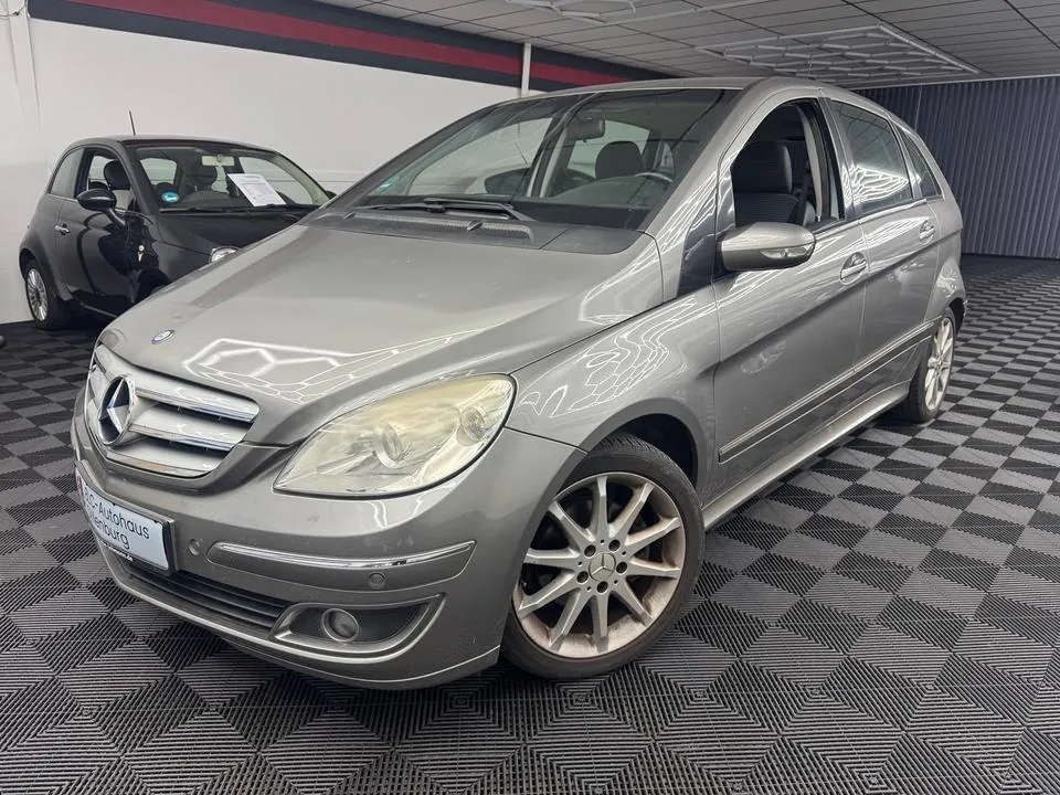 Mercedes-Benz B 200