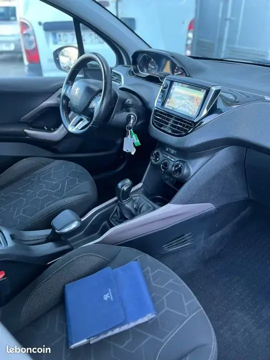 Peugeot 2008 2015 photo 3