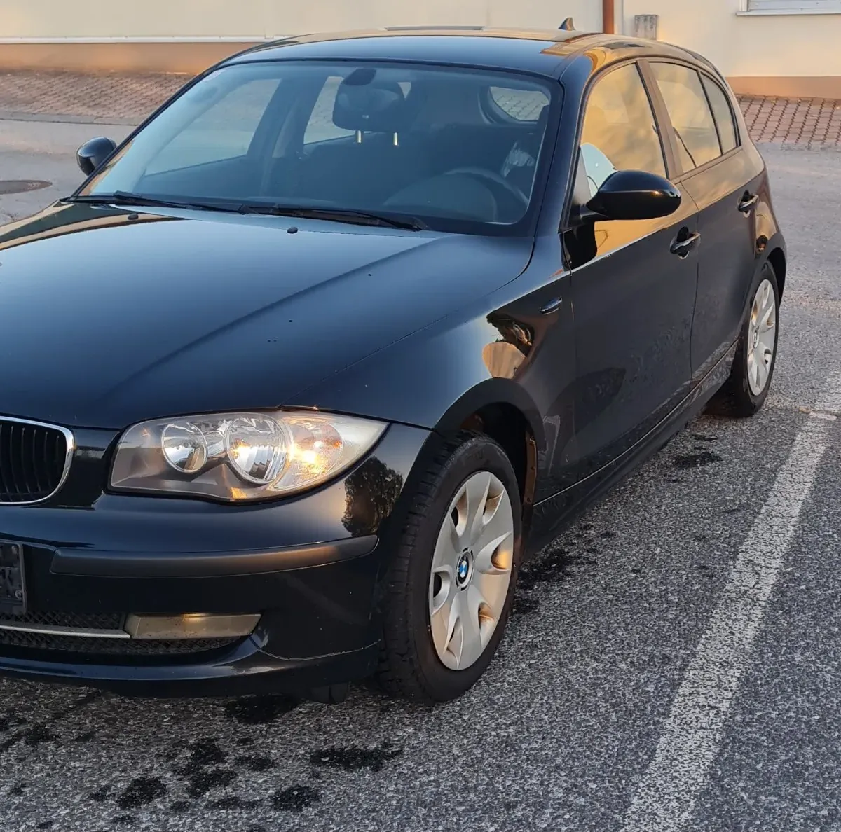 BMW 1 Series 2009 photo 2