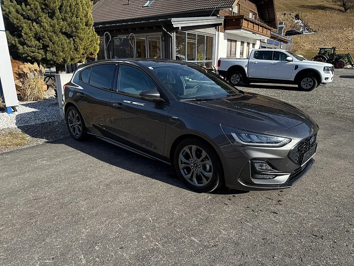 Ford Focus 2024 photo 3