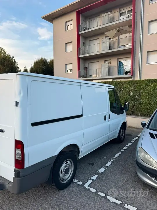 Ford Transit 2012 photo 3
