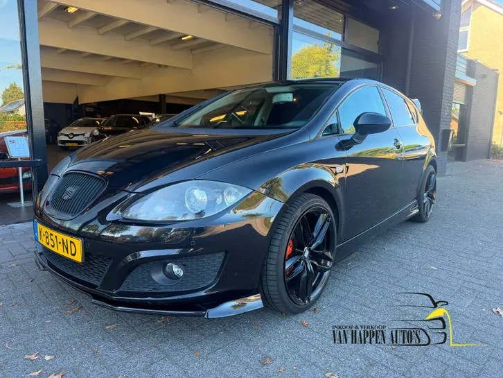 Seat Leon 2011 photo 2