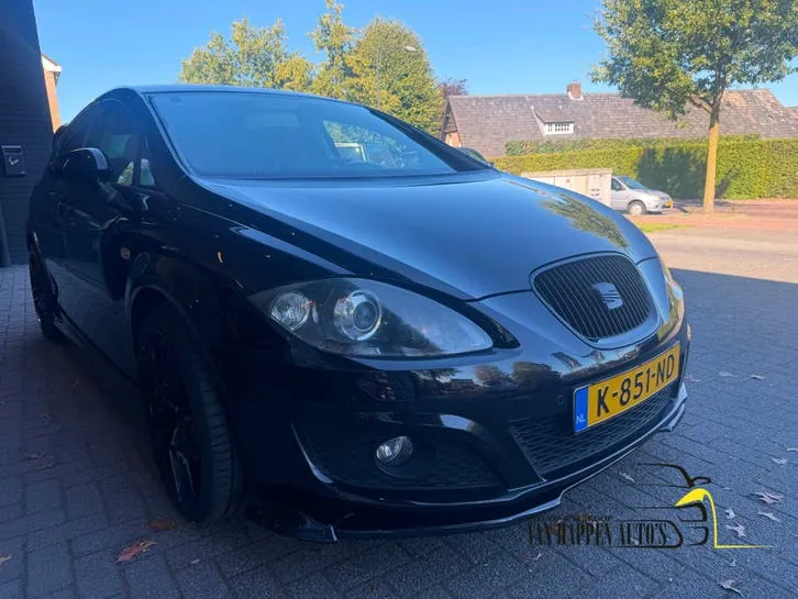 Seat Leon 2011 photo 3