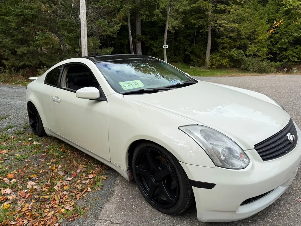 Infiniti G35 2004 photo 2