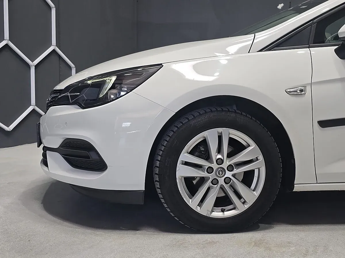 Opel Astra 2020 photo 2