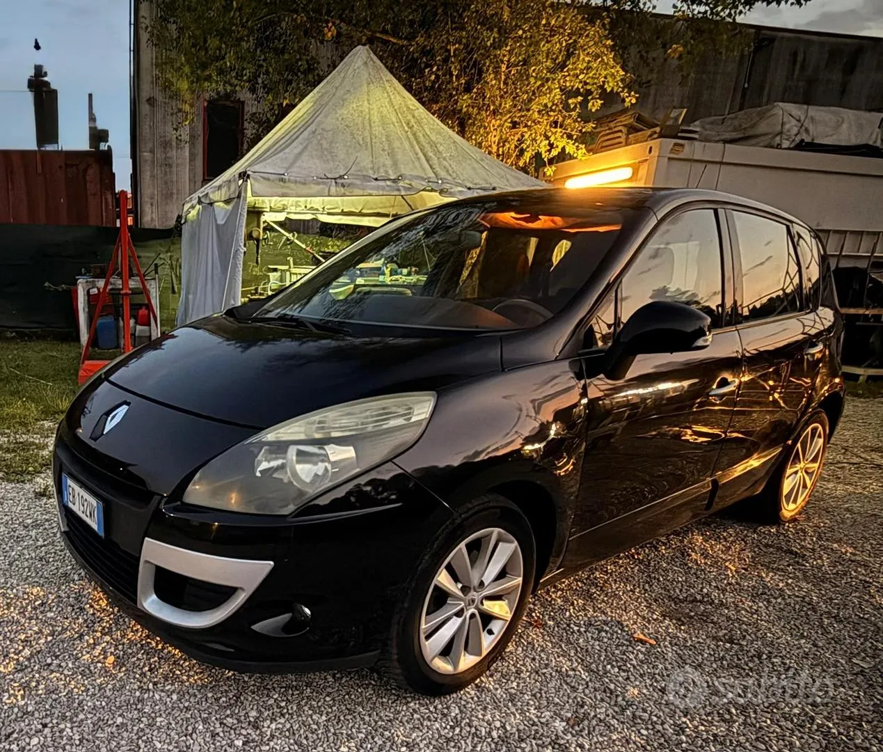 Renault Scenic 2010 photo 2