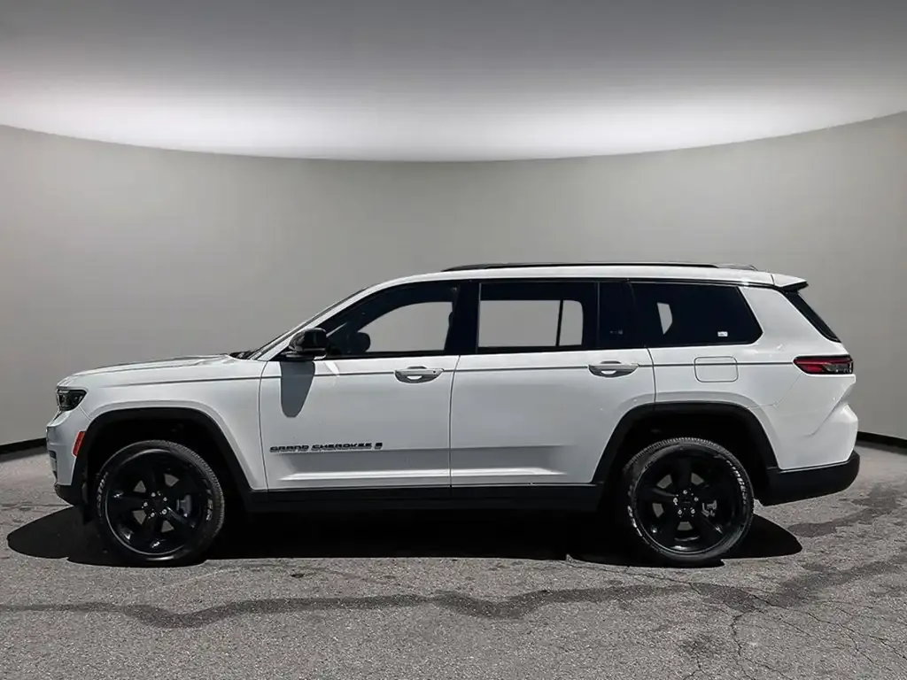 Jeep Grand Cherokee 2026 photo 3