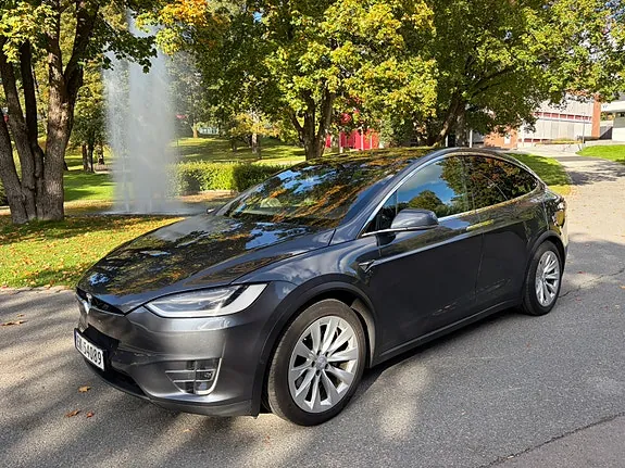 Tesla Model X 2017 photo 2