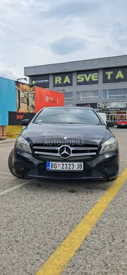 Mercedes-Benz A 180 2013 photo 2