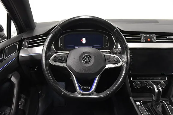 Volkswagen Passat 2020 photo 2