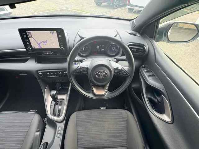 Toyota Yaris Hybrid Z 2020 photo 5