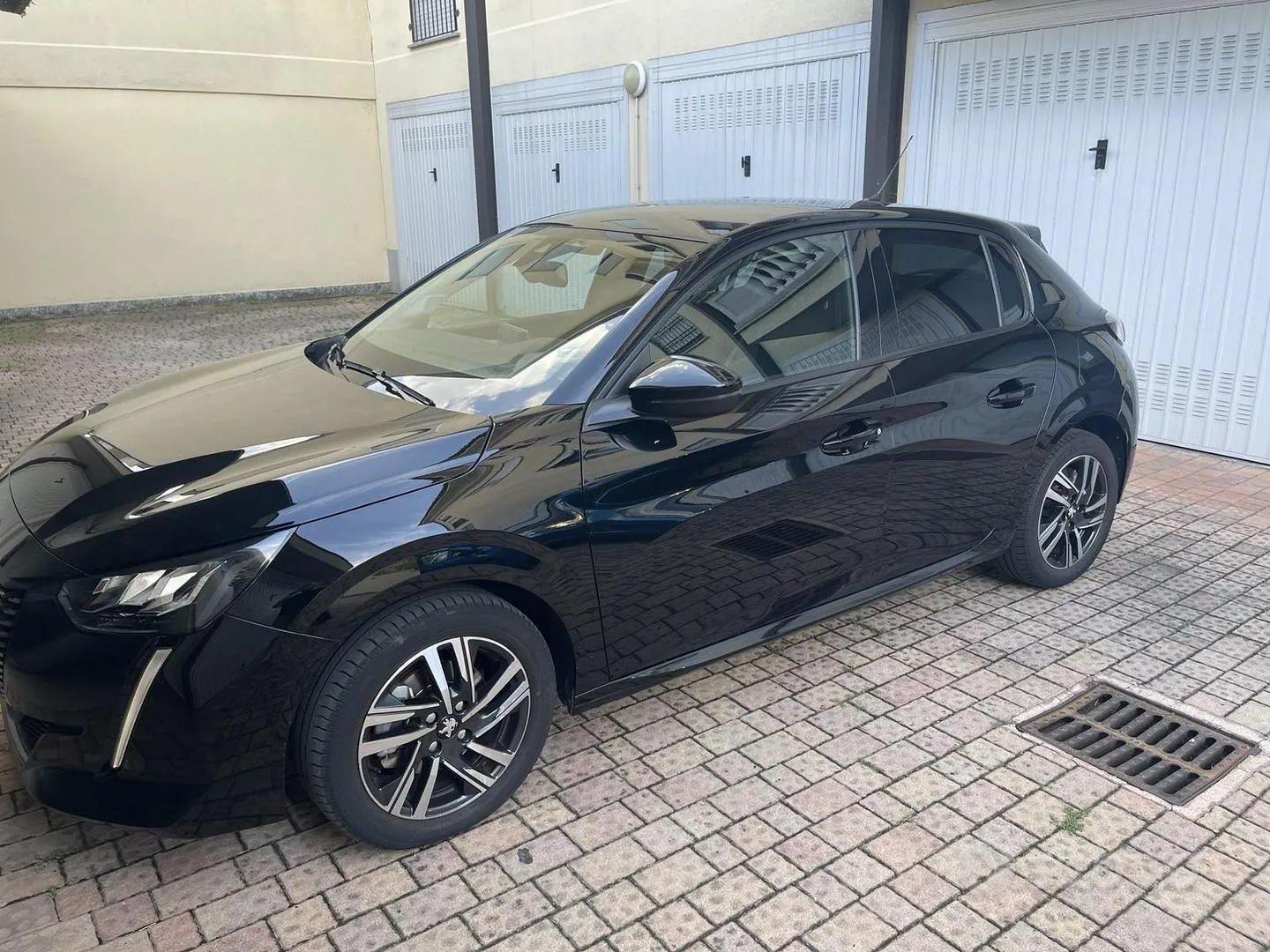 Peugeot 208 2021 photo 3