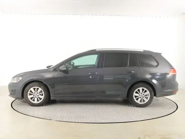 Volkswagen Golf Variant 2015 photo 2