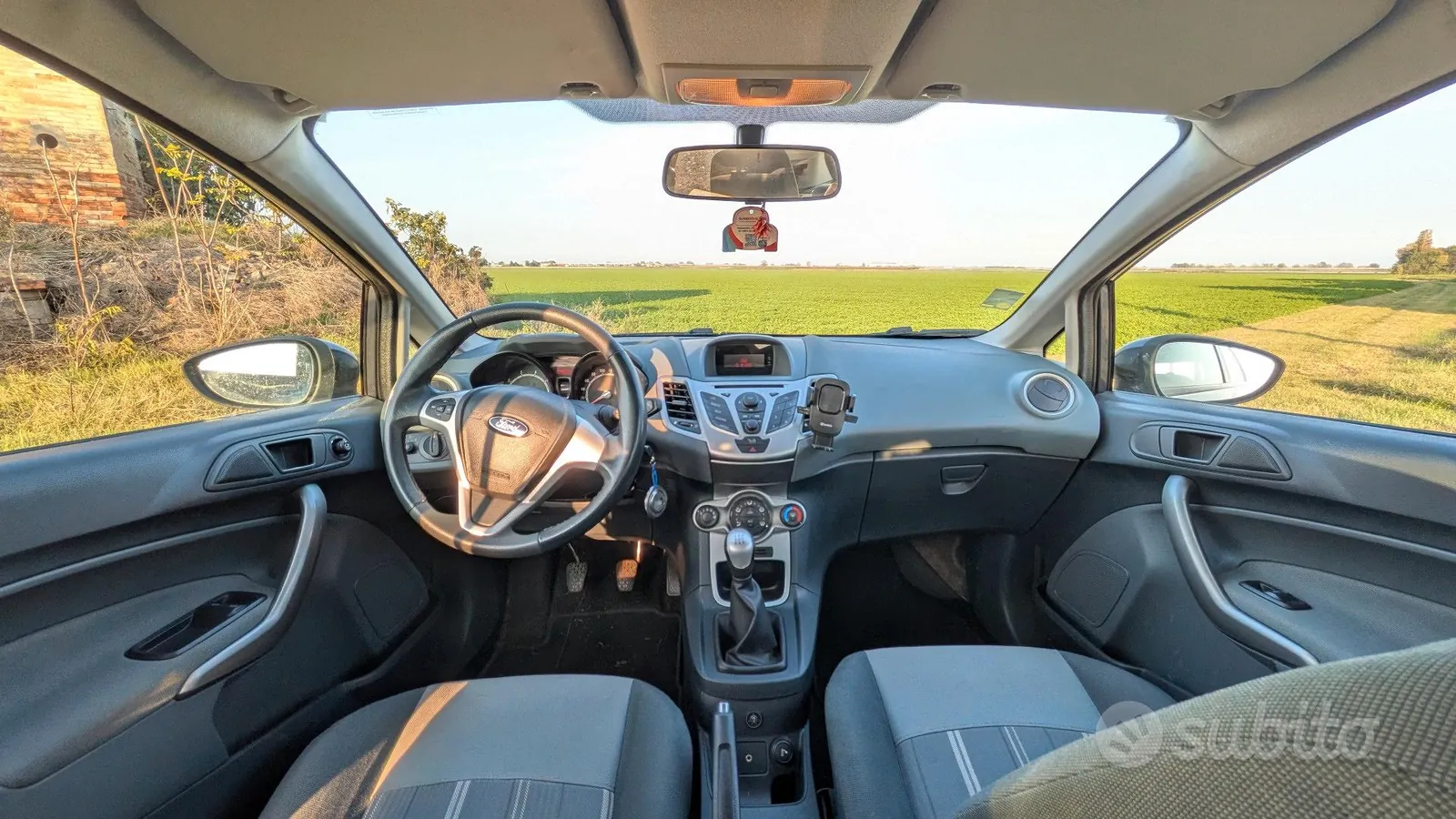 Ford Fiesta 2010 photo 4