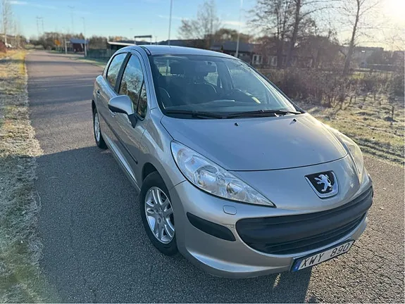 Peugeot 207 2006 photo 3